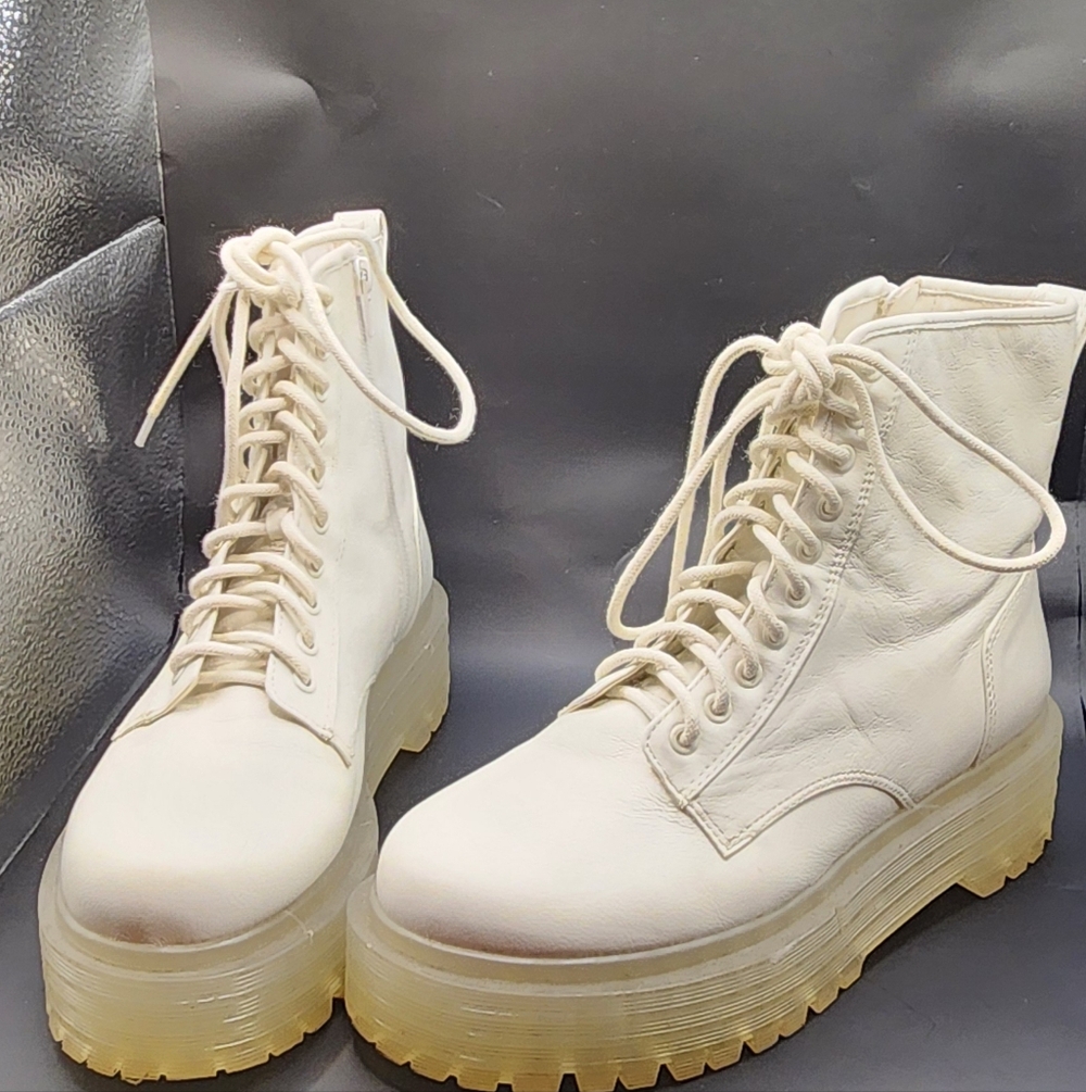 Gianni Bini Women's White Lace-Up Platform Boots - Picture 1 of 8
